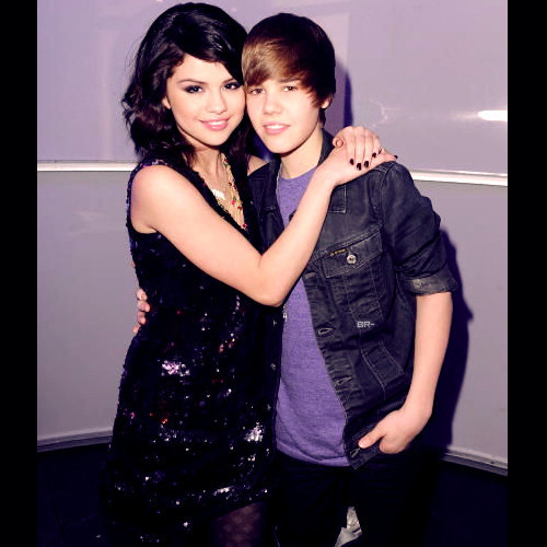 justin a selena.jpg